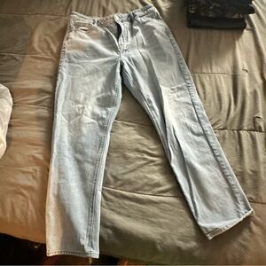 American Eagle High Waist Curvy
Mom Jeans Size 14 Light Wash Strigid
Relaxed